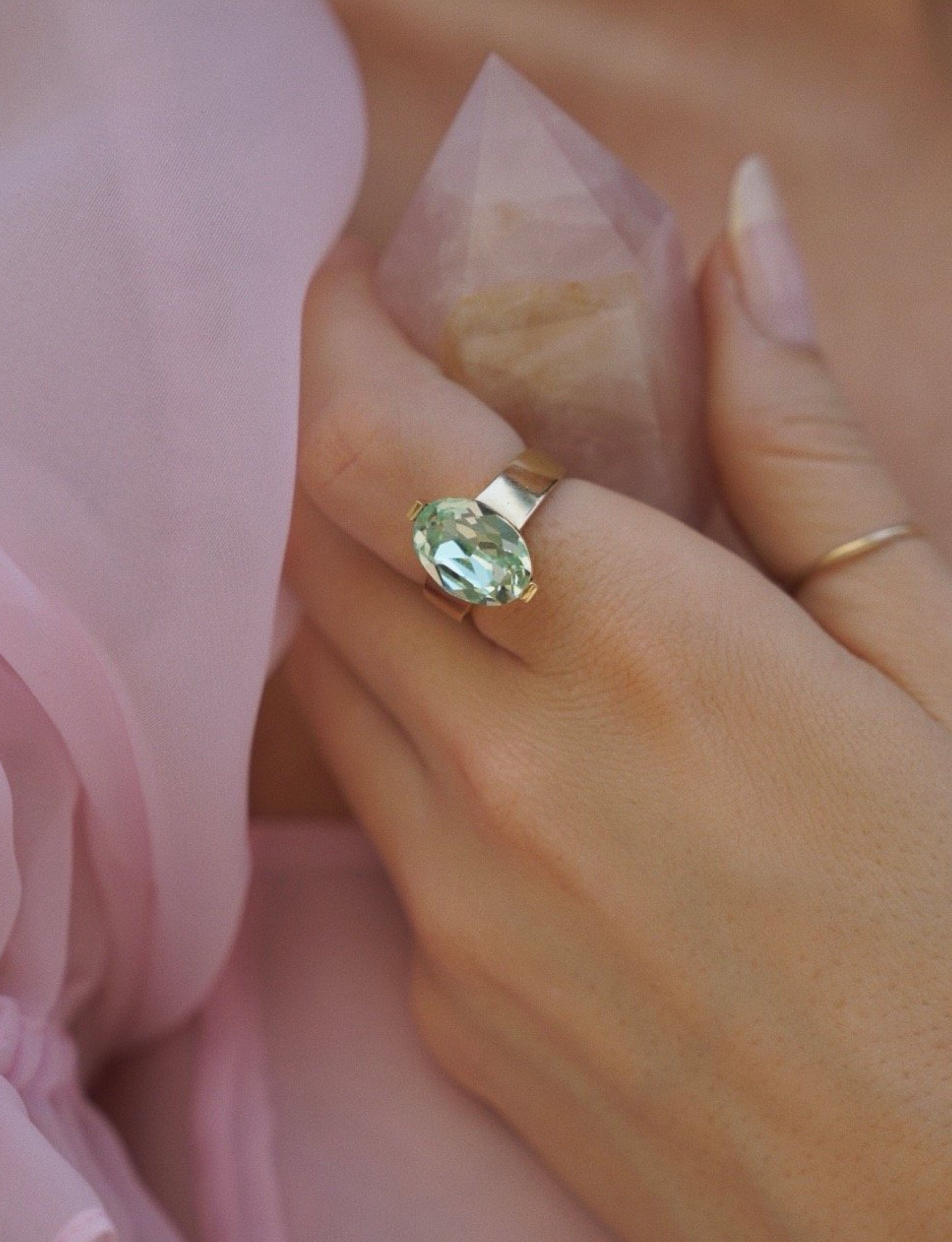 Green Stone Oval Gold Ring