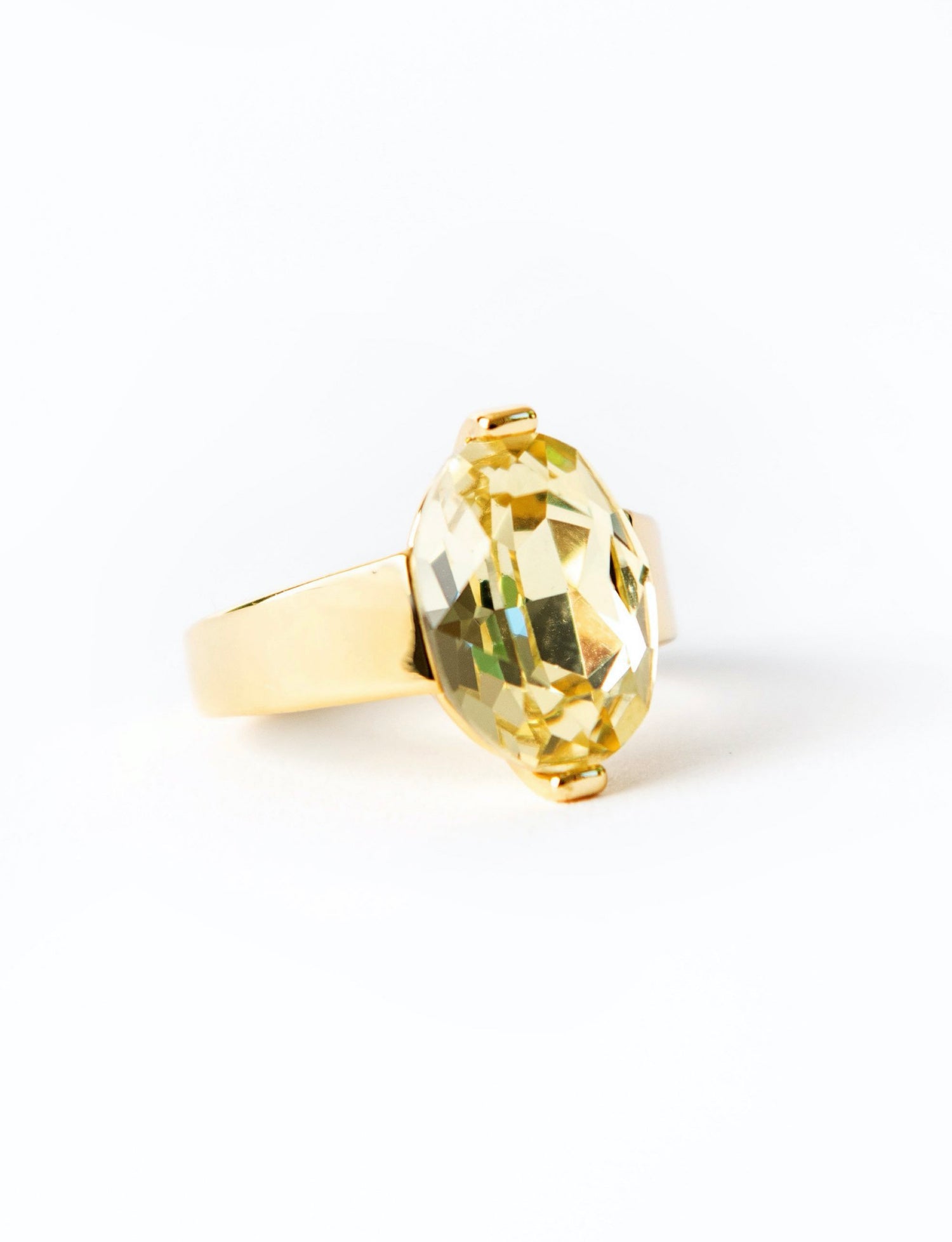 Yellow Oval Stone Gold Ring – Short & Suite
