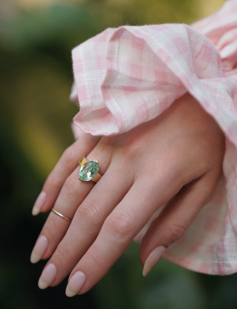 Green Stone Oval Gold Ring